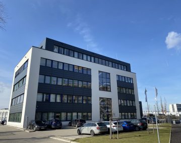 Bürogebäudes mit Produktionshalle - Pyramide GmbH Referenzen